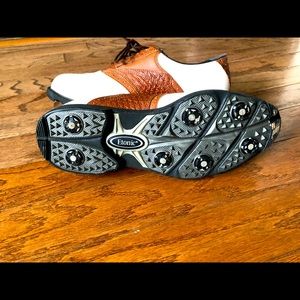 Golf shoes. Lightly used.